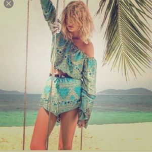 Spell Aloha Fox shorts size Small